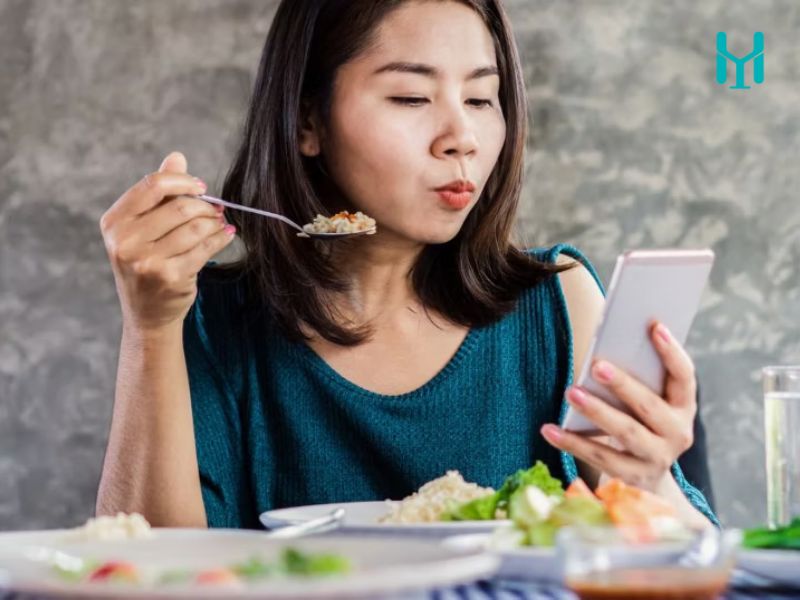 Thay đổi bất thường về thói quen ăn uống